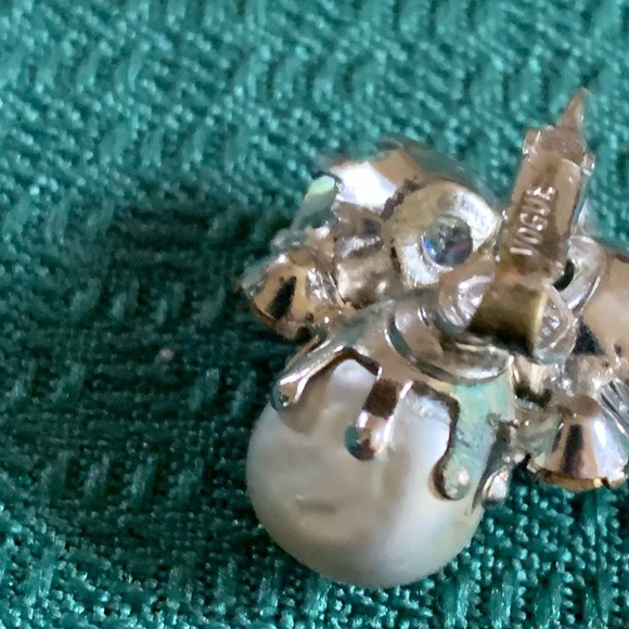 Vintage Vogue 1950s Cluster Earrings Clip On Green Rhinestone with Crystal Beads - Picture 7 of 9
